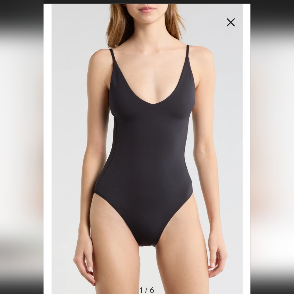 LEFT ON FRIDAY SUNDAY ONE PIECE SWIMSUIT. /COLOR:JET. /SIZE:MEDIUM